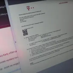 Instrukcja instalacji Karty eSIM T-Mobile. Skanuj kod QR lub wpisz dane serwera, by aktywować kartę.