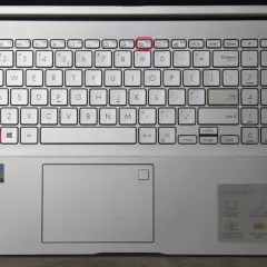 Jak włączyć kamerkę w laptopie? Poradnik i szybkie rozwiązania.