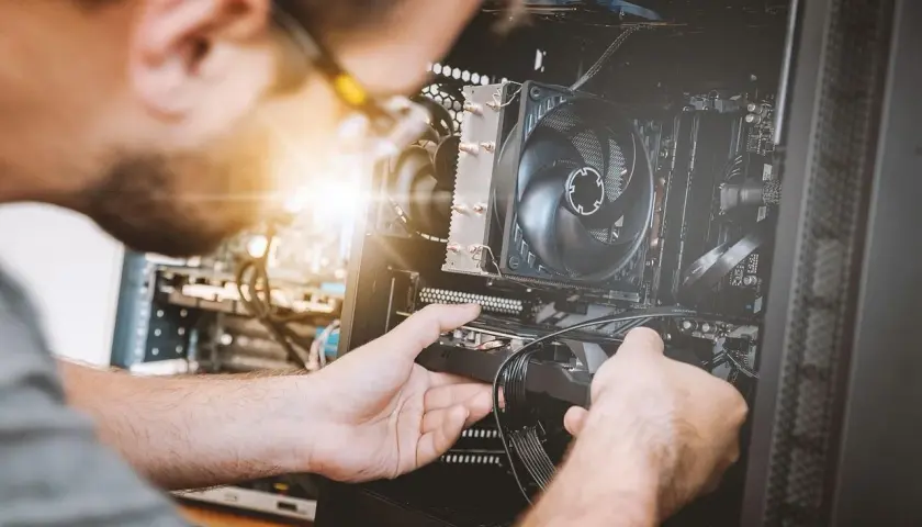 Laptop się przegrzewa? Jak go schłodzić i uniknąć awarii!