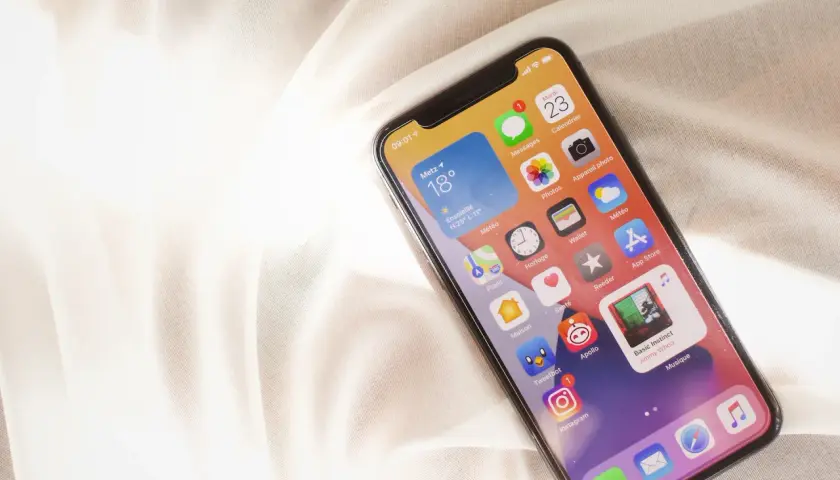 Jak odzyskać dane z iPhone'a? Z kopią i bez!