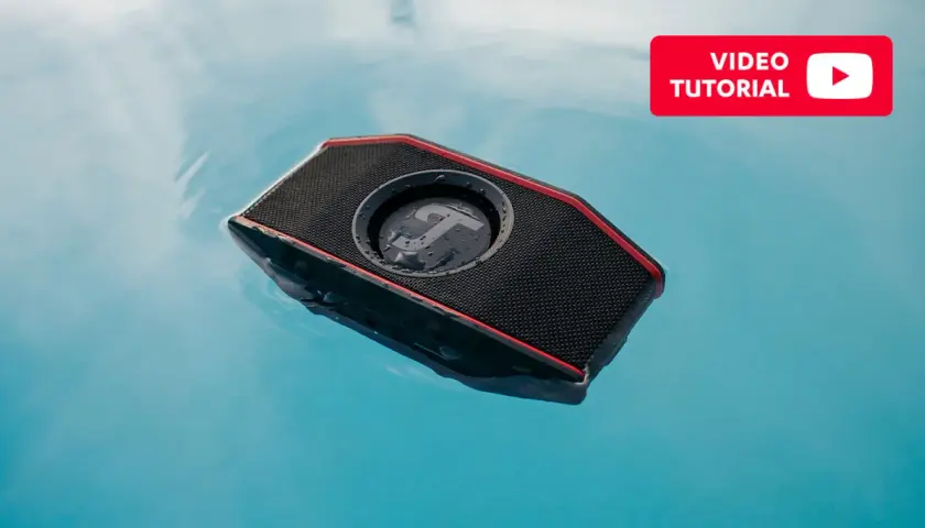 Głośnik z certyfikatem IPX5 unosi się na wodzie, gotowy na letnie imprezy. Wideo tutorial dostępny.