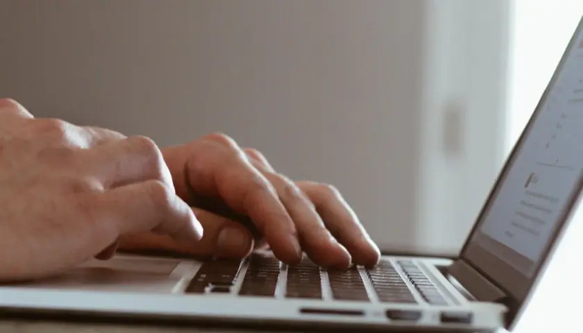 Jak zrobić screena na laptopie? Windows, macOS i triki eksperta.