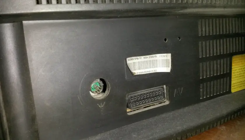 Jak podłączyć stary telewizor do internetu? Smart TV bez wymiany!